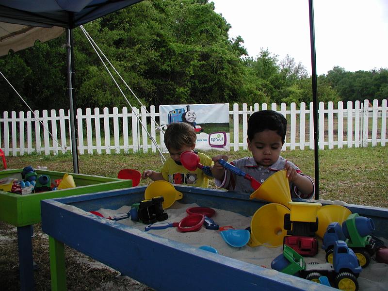 P4180144.JPG - Back to the sand - now Rohan has an accomplice, Jacob