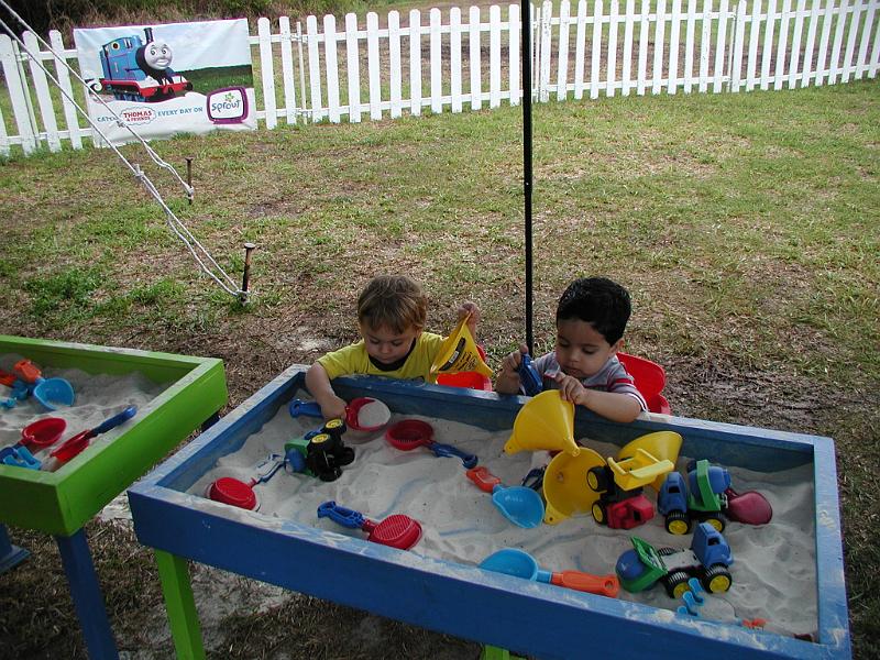 P4180147.JPG - Busy at work