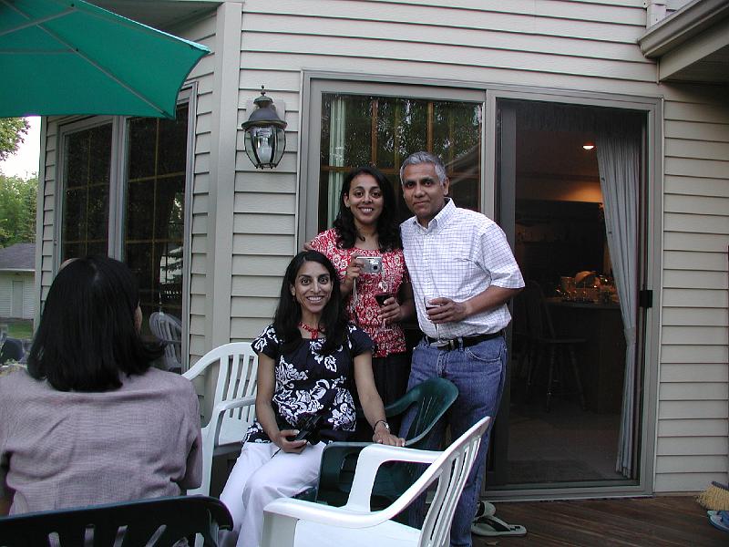 P7040013.JPG - The cousins Premjit, Kavitha and Aditee doing some cousinning.