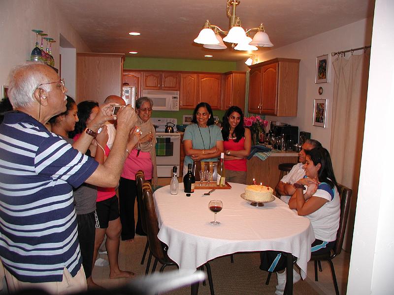 P7050070.JPG - Count the number of cameras in the scene