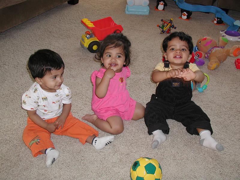 P7080072.JPG - Trying to be cute.