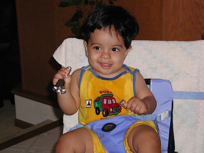 P7100102.JPG - Where is my food. I am ringing my food bell