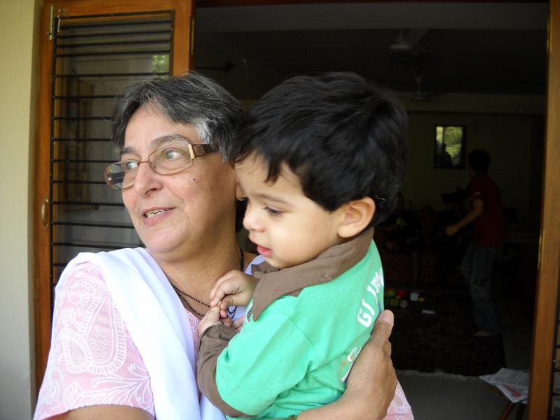DSCN0036.JPG - Rohan with Grand aunt Meena