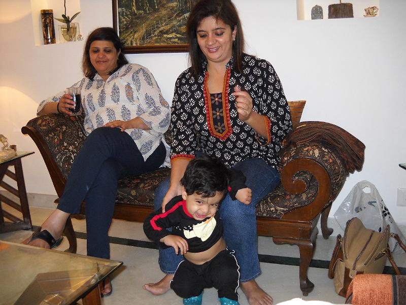 DSCN0106.JPG - At Ila's place.