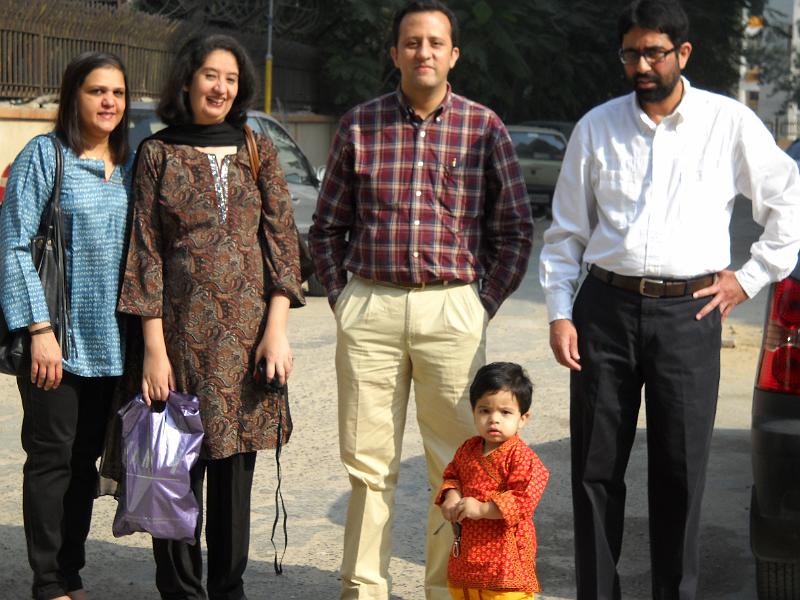 DSCN0165.JPG - Diaperwalla punditj with family