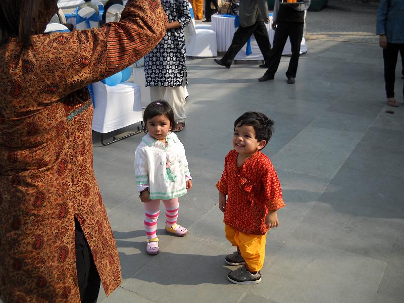 DSCN0171.JPG - Diaperwalla punditj with  girl