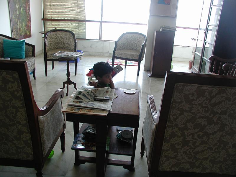 P9180024.JPG - Messing with phones - as usual.