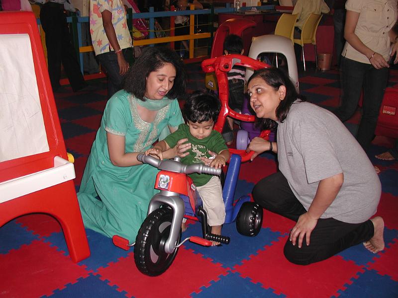 PA040098.JPG - Radhika, Rohan and Seema