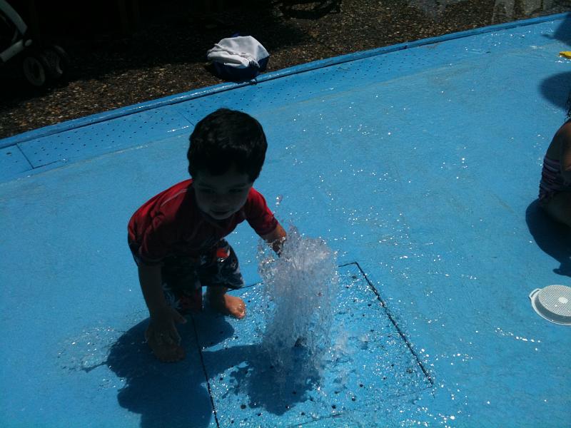 IMG_0162.JPG - Loves the water