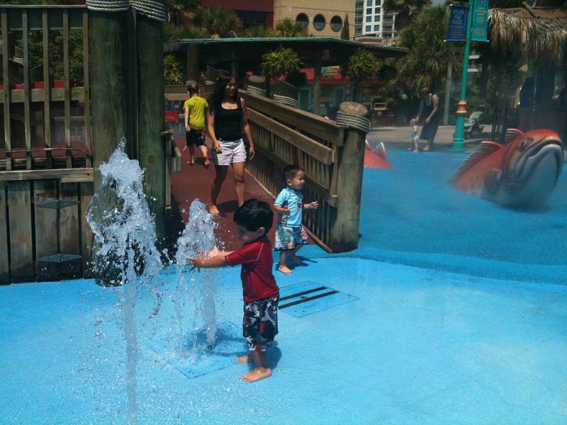 IMG_0166.JPG - Catch the water