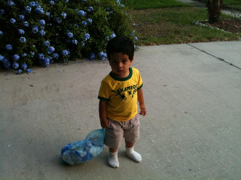 IMG_0218.JPG - Looking for the trash can