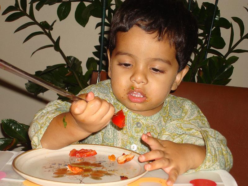 DSC01369.JPG - As long as the food gets to the mouth