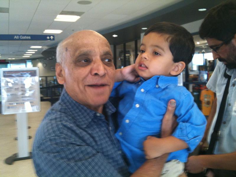 IMG_0502.JPG - Now it is the grand uncle's turn