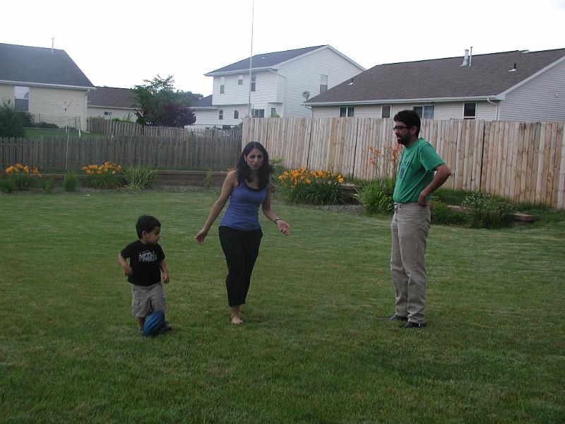 P7040017.JPG - The aunt has joined the players