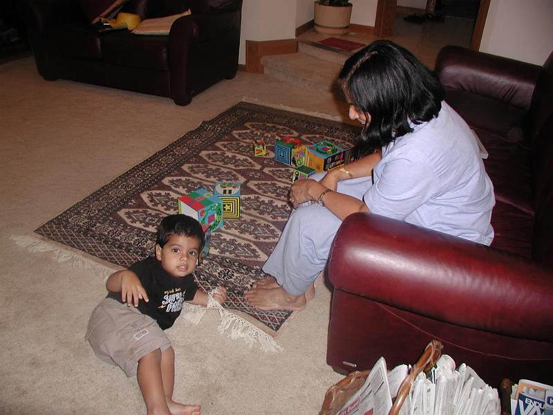 P7040020.JPG - Playing with boxes