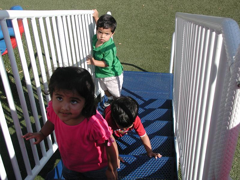 P7070058.JPG - The three of them climbing up