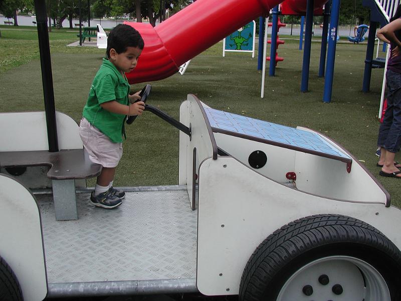 P7070067.JPG - Oooh look - a really nice car