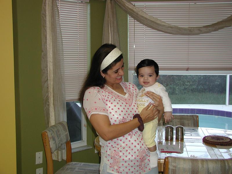 PA130006.JPG - Rohan is 5 months old. Coincidently his mother is also five months older than when she gave birth to him.