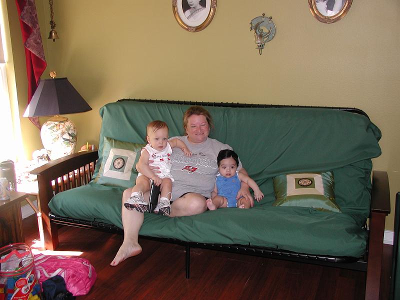 PA190023.JPG - Stephanie does well with two kids