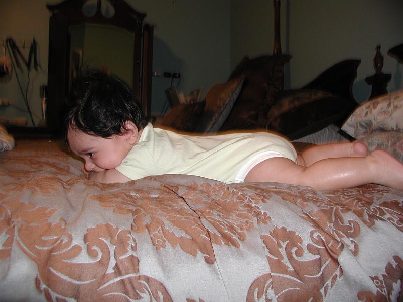 PA220059.JPG - Back to his tummy