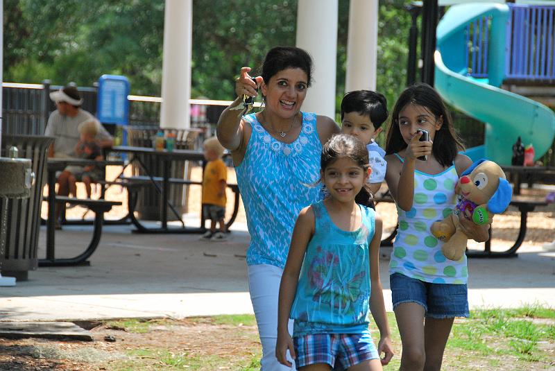 DSC_0662.JPG - Aha the birthday boy arrives accompanied by his mother and Tara. Nandi is giving the dracula look.
