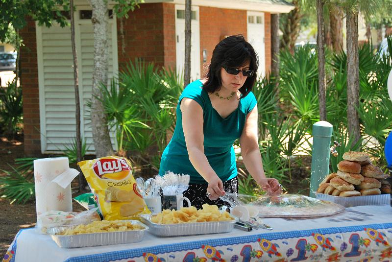 DSC_0713.JPG - Aditi and the food