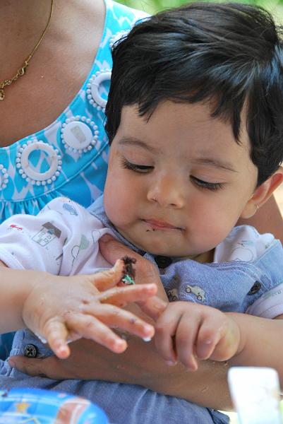 DSC_0734.JPG - Rohan uses his fingers instead of a fork or spoon