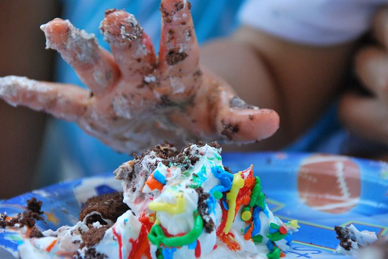 DSC_0751.JPG - Reach for more cake