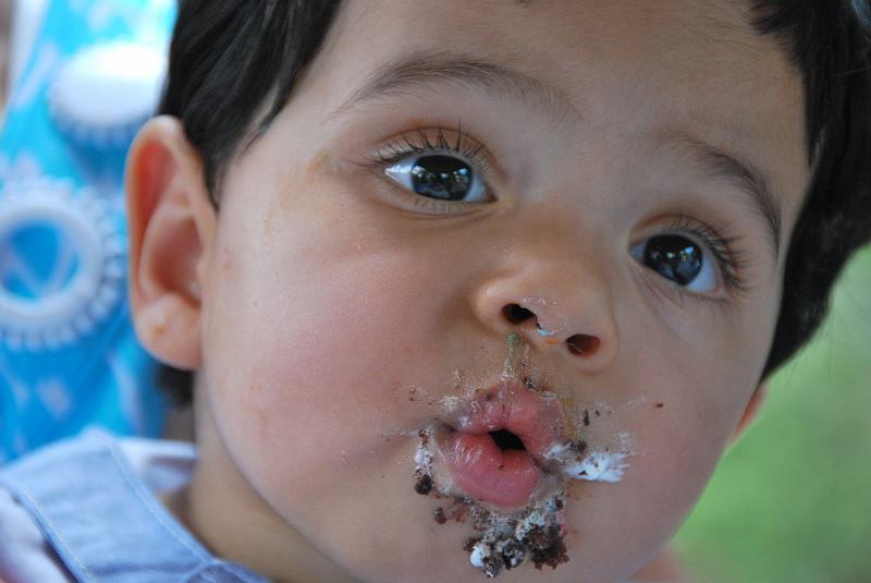 DSC_0760.JPG - 'Who are you calling a messy eater'