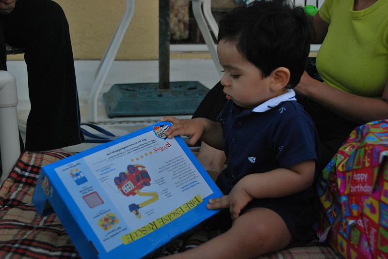 DSC_0778.JPG - Maybe the gift looks better this way