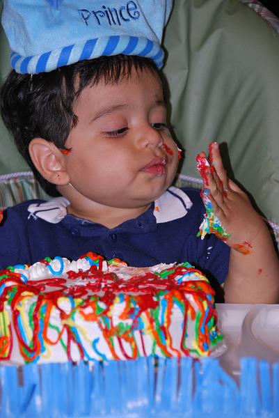 DSC_0808.JPG - Let us see if I can get it into the mouth