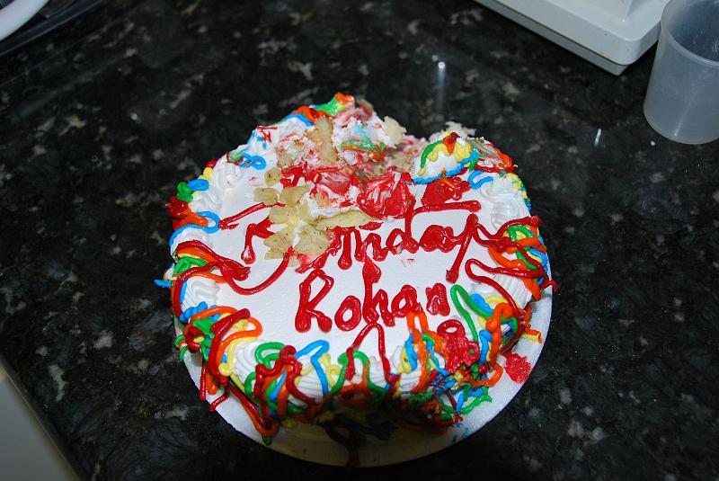 DSC_0847.JPG - Thats what was left of the cake after Rohan was done.