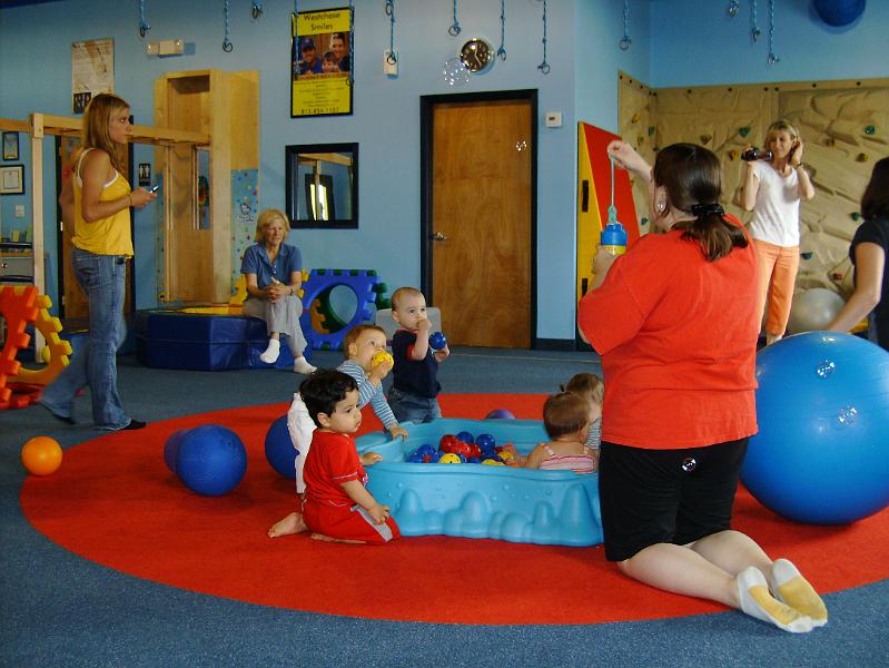 HPIM0197.JPG - Playing with the other kids