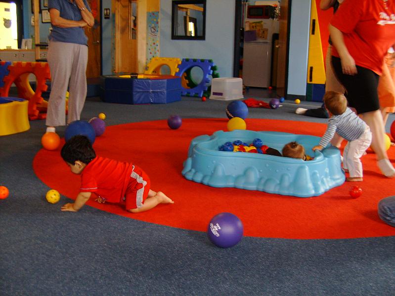 HPIM0202.JPG - Rohan chasing after a ball