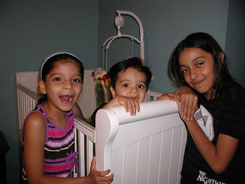 P5240011.JPG - Nandi, Rohan and Tara and the dracula look is back