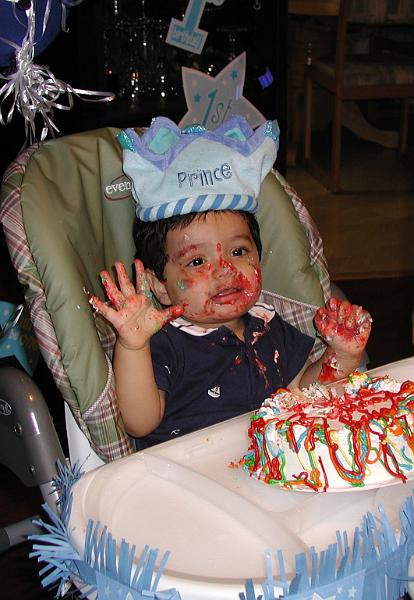 P5250034.JPG - One last photograph of messy kid