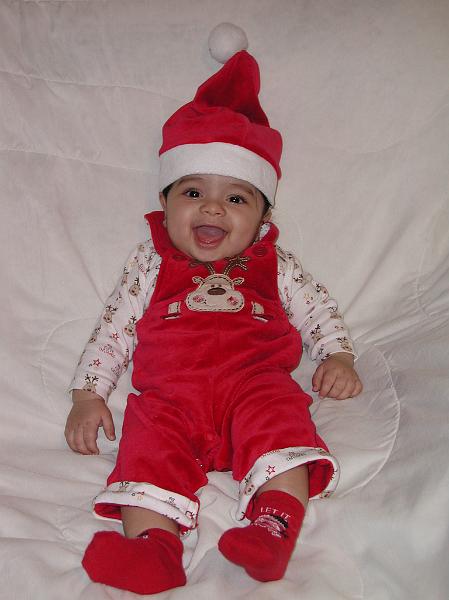PC040004.JPG - Happy Santa