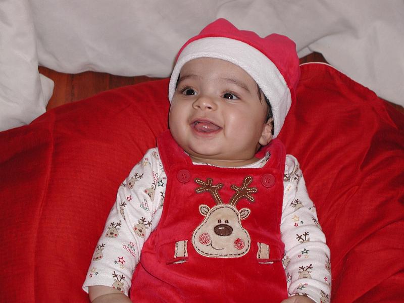 PC040012.JPG - And Santa is happy again