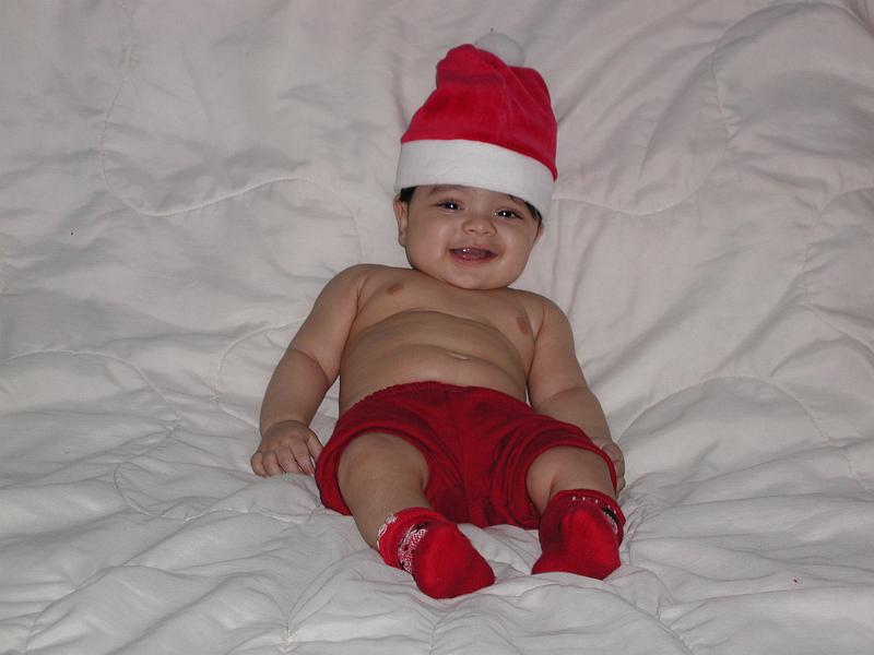 PC050035.JPG - A comfertable Santa is a happy Santa.