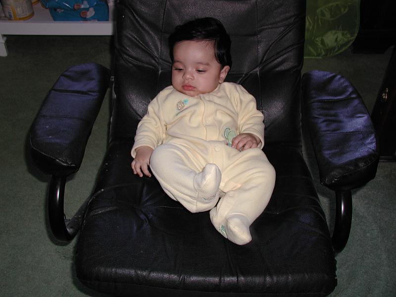 PB180062.JPG - Hum..chair is dirty