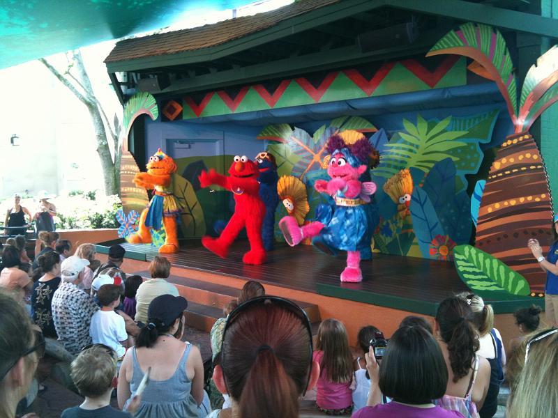 IMG_0289.JPG - This is the Elmo show that he saw