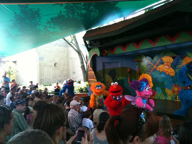 IMG_0291.JPG - Another view of the Elmo show