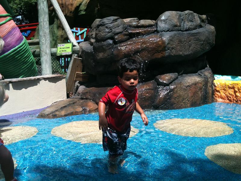 IMG_0299.JPG - He loves the water