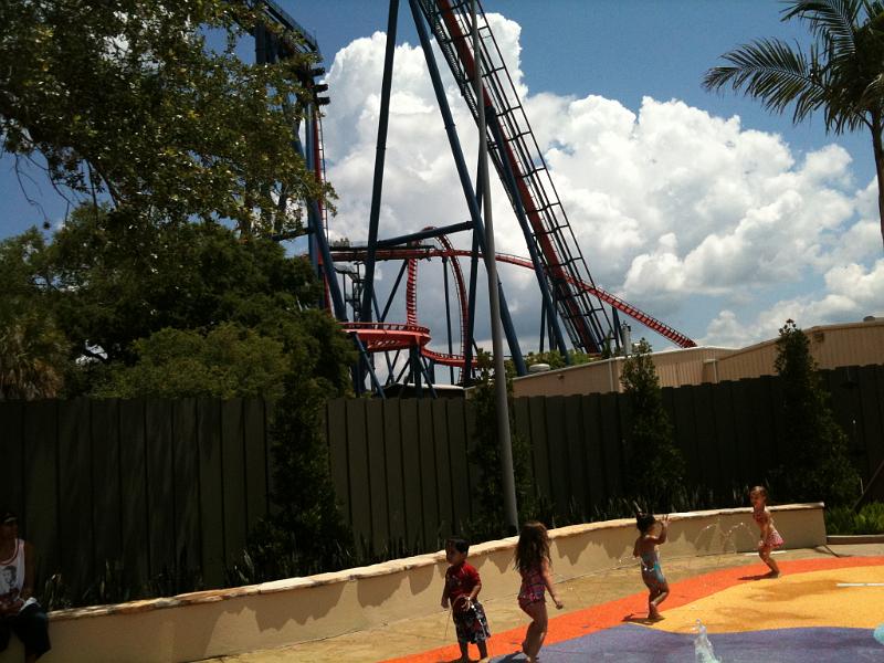 IMG_0323.JPG - You can see the roller coasters in the back ground