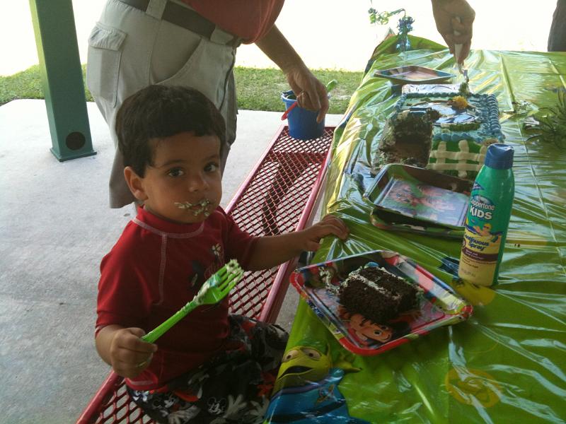 IMG_0330.JPG - He did get some cake into his mouth