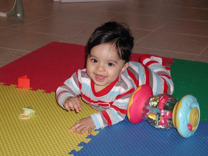 P1310015.JPG - Playing on the floor