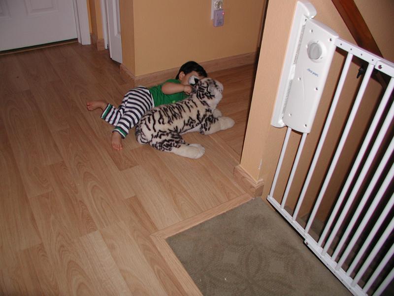 P2220070.JPG - Checking out the ears