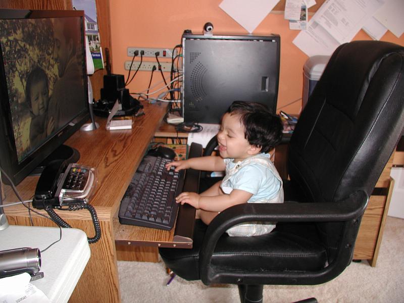 P4130123.JPG - He thinks it is funny - but then he thinks many things are funny