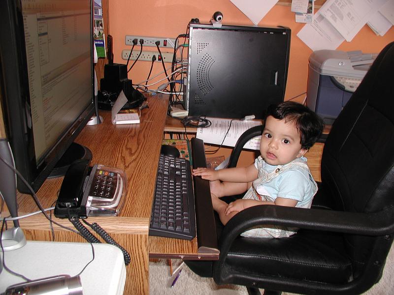 P4130125.JPG - I'm busy - go away