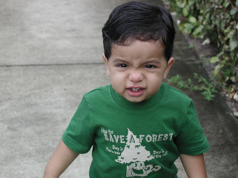 P8230156.JPG - Imitating a klingon